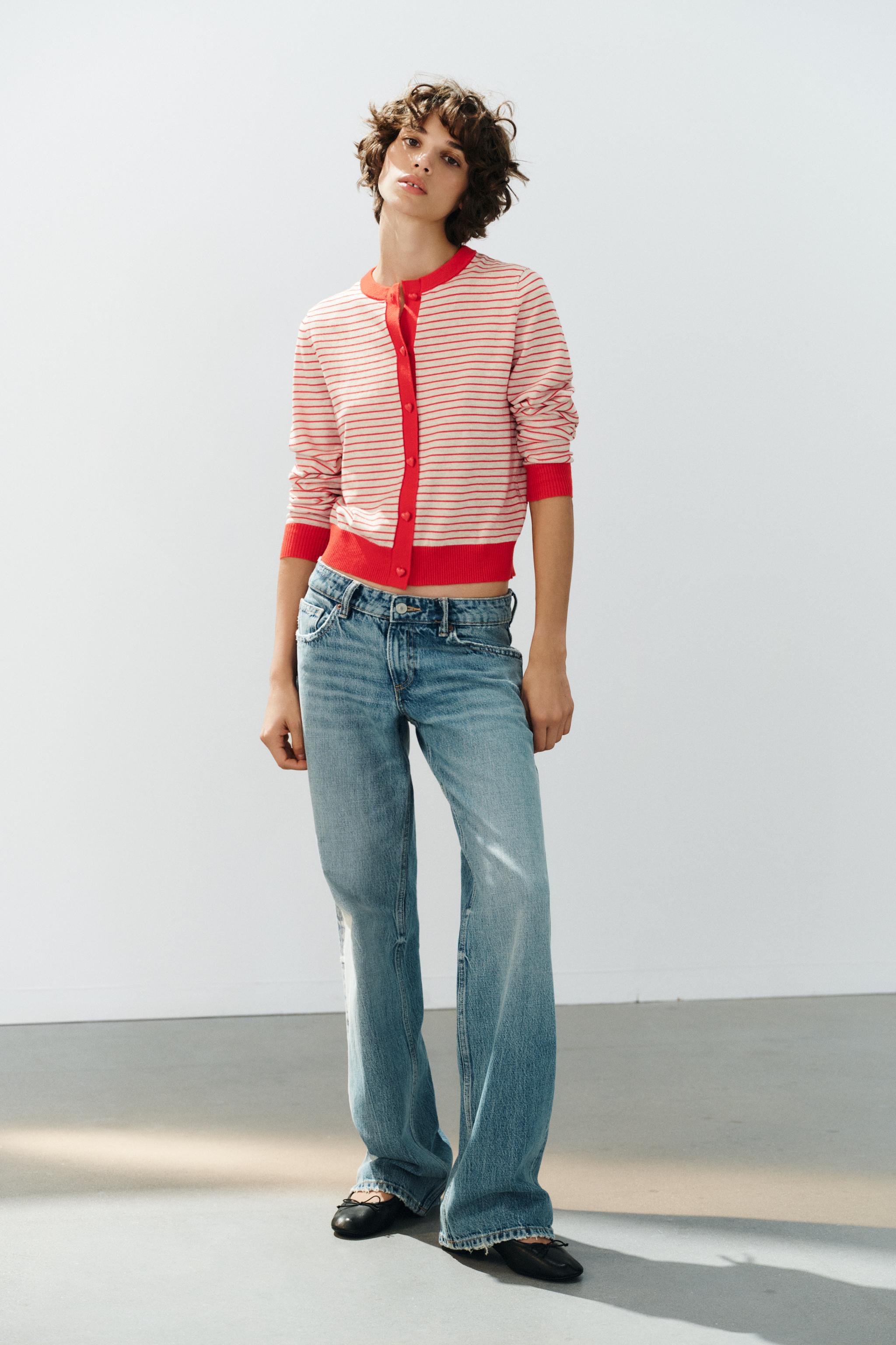 GILET EN MAILLE RAYÉ À BOUTONS CŒUR